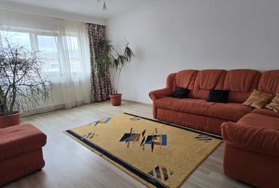 Inchiriere apartament 3camere,  micro 12 Târgoviște