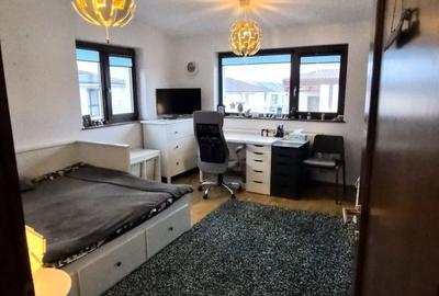 Casă cu 4 camere cu Teren 397 Mp în Cetate