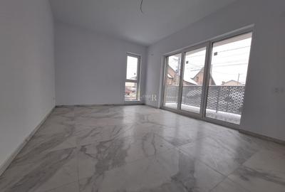 Braytim. Bloc nou. Zona asfaltata. 3 camere cu gradina proprie.