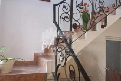 Casă cu 8 camere cu Teren 330 Mp în Eforie - 3