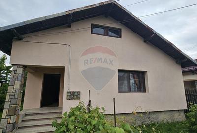 1/2 - Casa de vanzare + teren 472 mp - 25