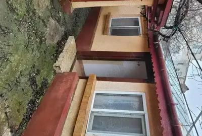 Casă cu 3 camere în 23 August - 1