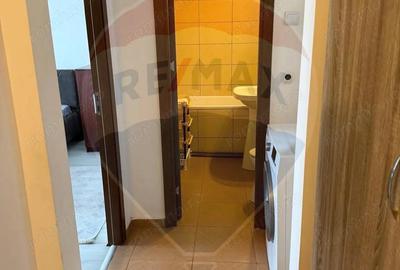 Apartament cu 3 camere de inchiriat in zona Craiovita Noua - 5