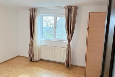 Casă cu 7 camere cu Teren 2745 Mp în Malu - 5