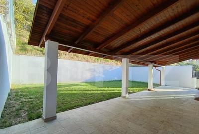 Casa cu 4 camere, 240 mp, teren 800 mp, zona Central - 1