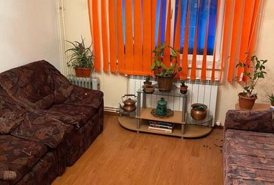 Apartament cu 3 camere semidecomandat în Central - 2