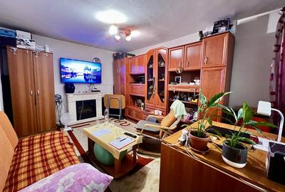 Apartament spatios, 3 camere, decomandat, etaj 1, 65mp - Calea Sagului - 2