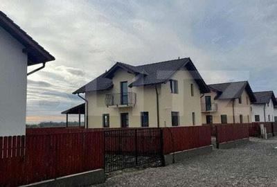 Casă cu 3 camere cu Teren 400 Mp în Reghin - 12