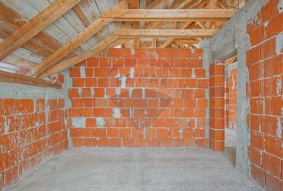 Casă cu 6 camere cu Teren 847 Mp în Hălchiu - 55