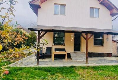 Casă cu 4 camere cu Teren 384 Mp în Unirea - 1