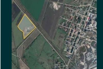 Teren de 50000 mp, în Exterior Vest