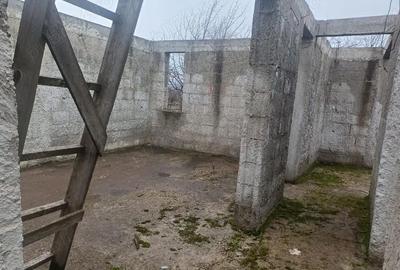 Casă cu Teren 451 Mp în Central - 2