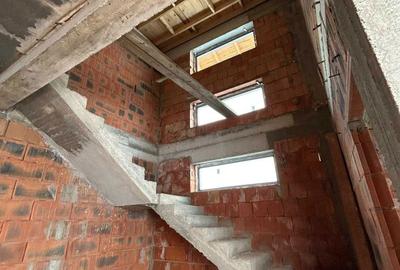 Casă cu 4 camere în Dobreni - 3