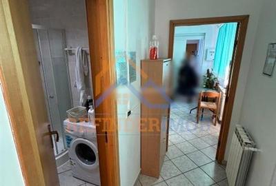 Casă cu 5 camere cu Teren 200 Mp în Domenii - 2