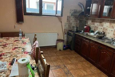 Casă cu 6 camere în Mărunței - 2