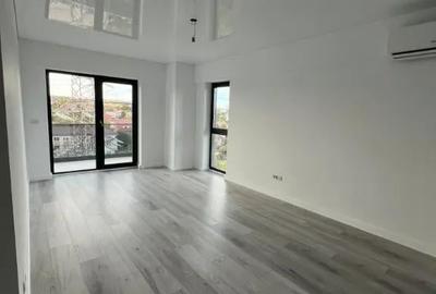 Apartament cu 7 camere decomandat în Nicolina - 18