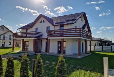 Casă cu 4 camere în Central - 1