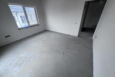 "La Tine Acasa: Duplexuri Care Iti Imbratiseaza Viata in Floresti" - 3