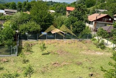 Casă cu 8 camere cu Canalizare în Nord - 30