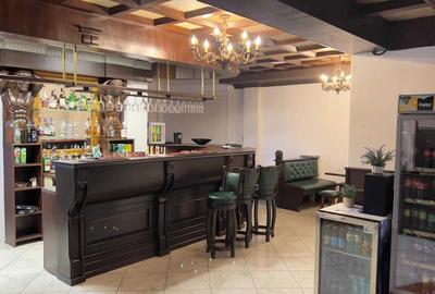 Spațiu comercial, de 190 mp, în Central - 4