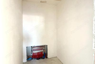 Apartament cu 3 camere semidecomandat în Giroc