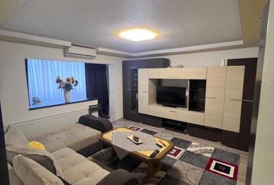 Apartament cu 3 camere decomandat în Central - 1