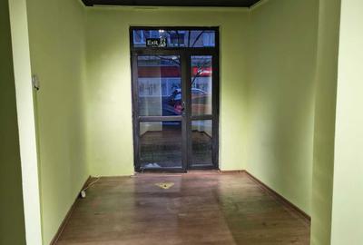 Spațiu comercial, în Uverturii - 3