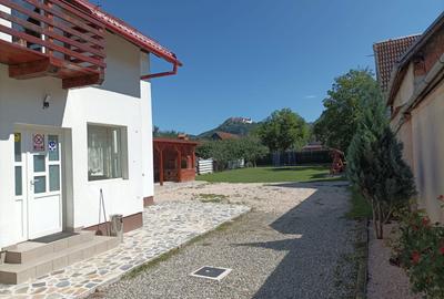Casă cu 4 camere în Central - 1