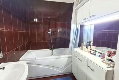 Apartament 4 camere, ultracentral, la 4 minute de Piata Victoriei Apartament 4 camere, ultracentral, la 4 minute de Piata Victoriei - 9