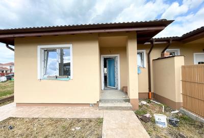 Duplex cu 4 camere cu Canalizare în Moșnița Veche