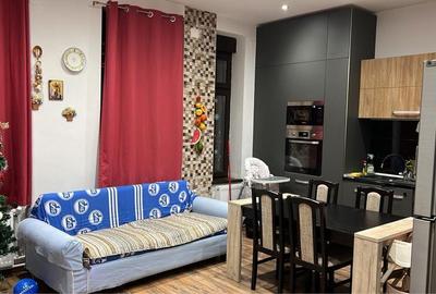 Casă cu 3 camere cu Canalizare în Central - 2