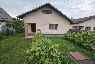 1/2 - Casa de vanzare + teren 472 mp - 12