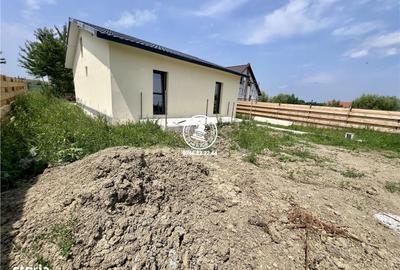 Casă cu 3 camere cu Teren 500 Mp în Voinești - 1