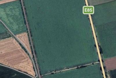 Teren de 90000 mp, în Itești - 1