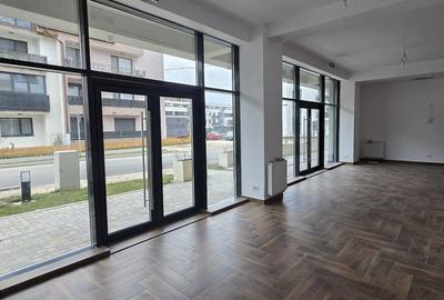 Spațiu comercial, de 150 mp, în Tractorul