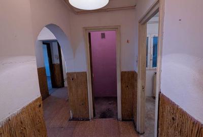 Apartament cu 3 camere decomandat în Tei - 11