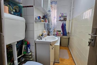 Garsonieră decomandată în Vitan