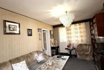 Apartament cu 3 camere decomandat, mobilat în Micro 19 - 1