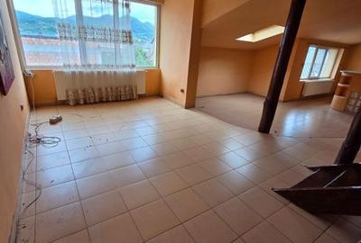 Apartament cu 3 camere în Vasile Alecsandri