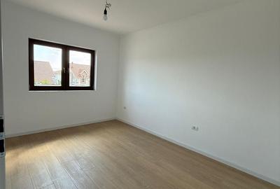 Duplex cu 4 camere cu Canalizare în Dumbrăvița - 9