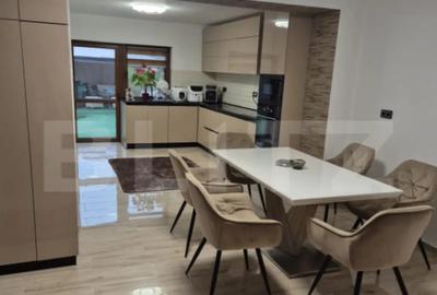 Casă cu 4 camere cu Teren 583 Mp în Central - 15