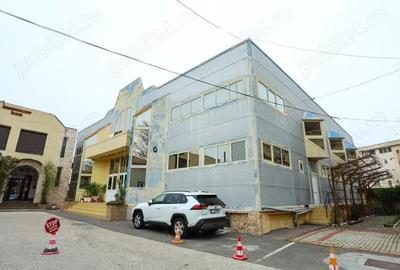 Spațiu comercial, de 2,200 mp, în Central - 3
