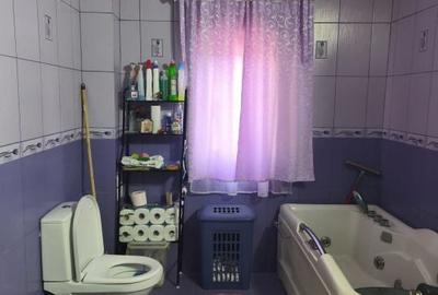 Casă cu 8 camere cu Teren 2300 Mp în Central - 12