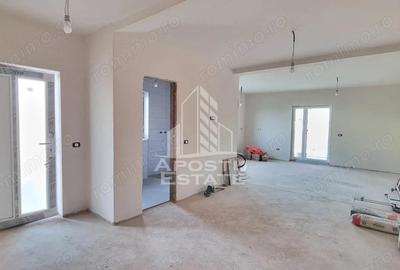 Jumatate de duplex pe parter cu 3 camere si 2 bai, Sag - 2