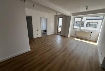 Apartament de 3 camere, doua bai, doua balcoane, 72mp utili, zona Florilor