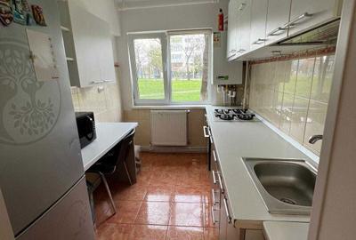Apartament cu 2 camere semidecomandat în Splai Bahlui