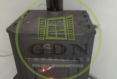 Casă cu 4 camere cu Teren 300 Mp în Central - 2