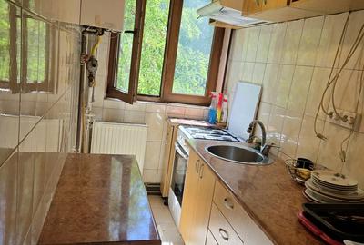 Inchiriez 2 camere , et.1 , 2.300 lei - 2