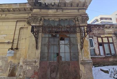 Casă individuală cu 4 camere cu Canalizare în P-ța Victoriei - 1