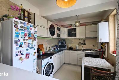 Apartament cu 3 camere semidecomandat în Eminescu